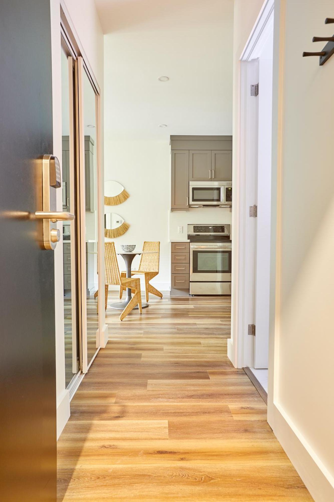 Sonder The Elm Hotel Toronto Exterior photo